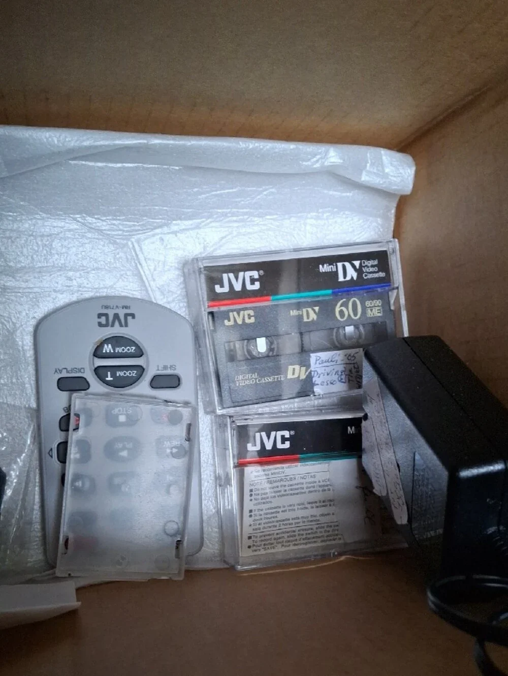 JVC GR-D72U MiniDV Digital Video Camcorder 16x Optical Zoom w/ Original Box